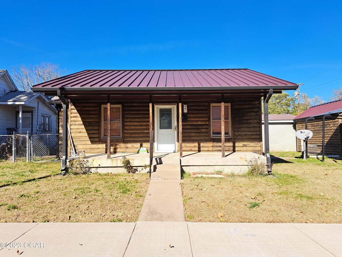 Foto principal - 407 E 17th St