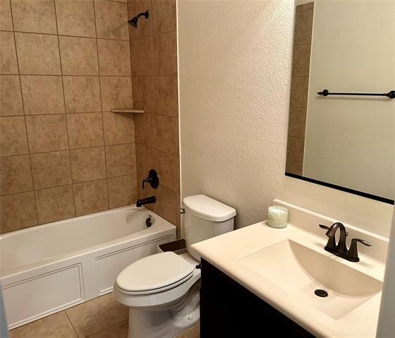 Foto del edificio - 16117 Harper Rd