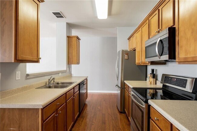 Building Photo - 940 Pierce Ivy Ct NE