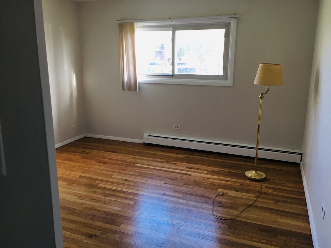 Foto del edificio - 8924 Kenneth Dr