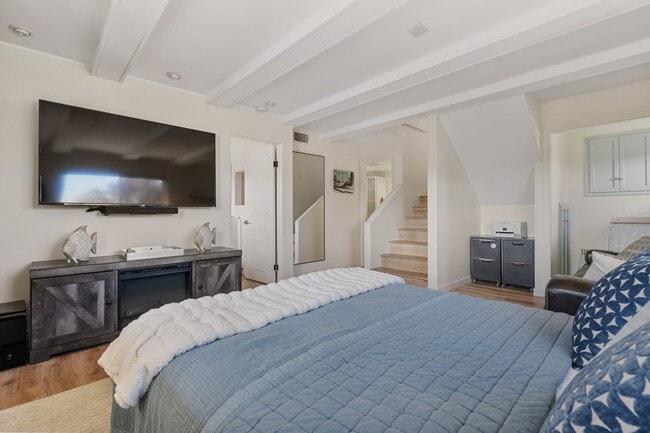 Building Photo - 315 Crocus Ct