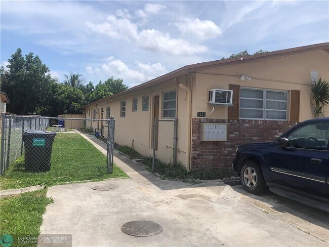 Foto del edificio - 2440 Hayes St