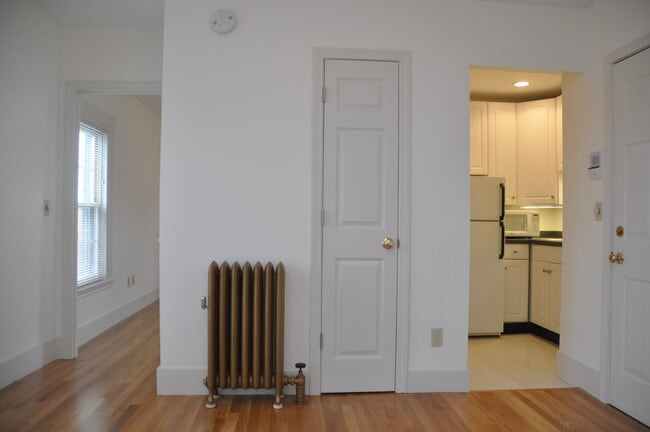 Building Photo - 147 Pearl St