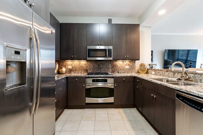 Foto del edificio - 600 N Lake Shore Dr