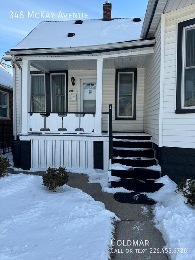 Photo principale - Beautiful 2 bedroom 2 level home with base...