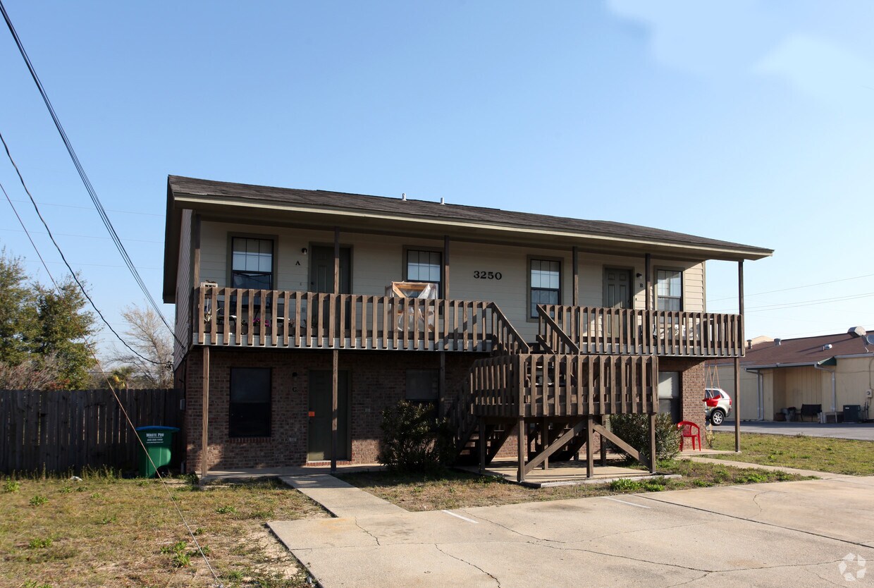 Foto del edificio - 3250 Redwood Ln