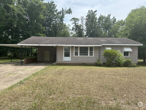 Building Photo - 220 Rebecca Ln