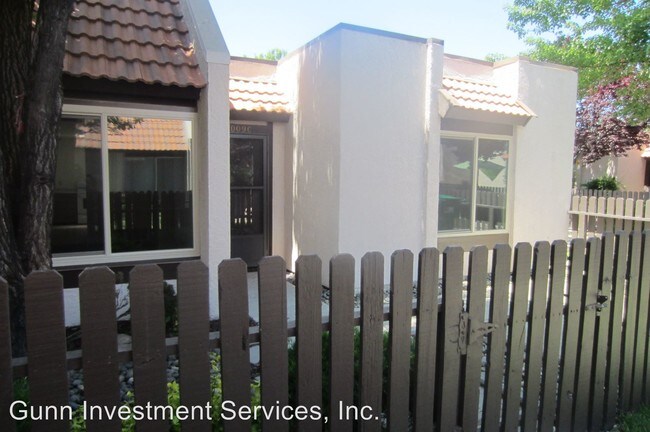 Building Photo - 3 br, 1 bath House - 1009 Baywood Unit C