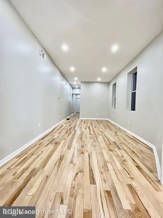 Foto del edificio - 1 br, 1 bath House - 2602 Frankford Ave