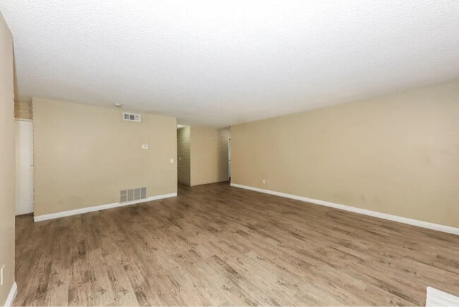 Foto del edificio - 8770 Buckeye Ct