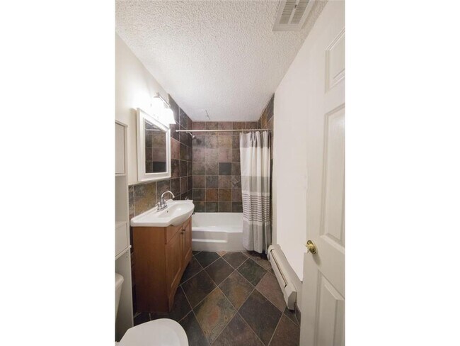 Foto del edificio - 2616 Harriet Ave