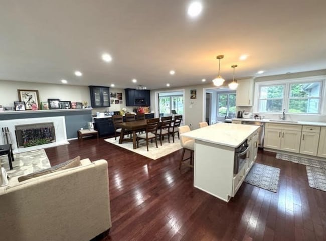 Building Photo - 31 Hayden Ln