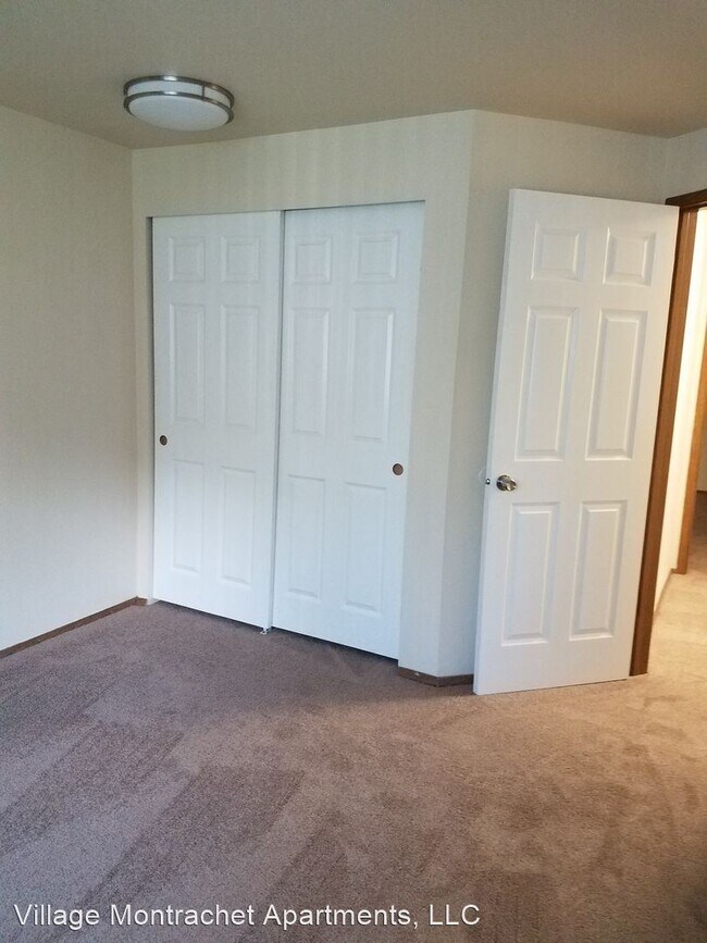 Building Photo - 2 br, 2 bath Apartment - 400 S. 152nd