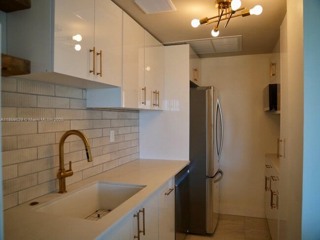 Building Photo - 880 NE 69th St
