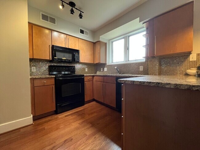 Foto del edificio - 2427 Vail Ave