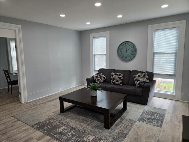 Foto del edificio - 2366 Spencerport Rd