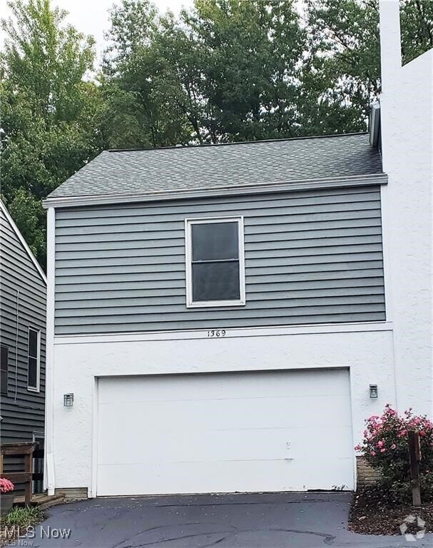 Building Photo - 1369 Bobby Ln