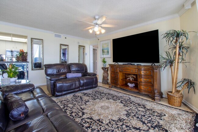 Foto del edificio - 10515 Front Beach Rd