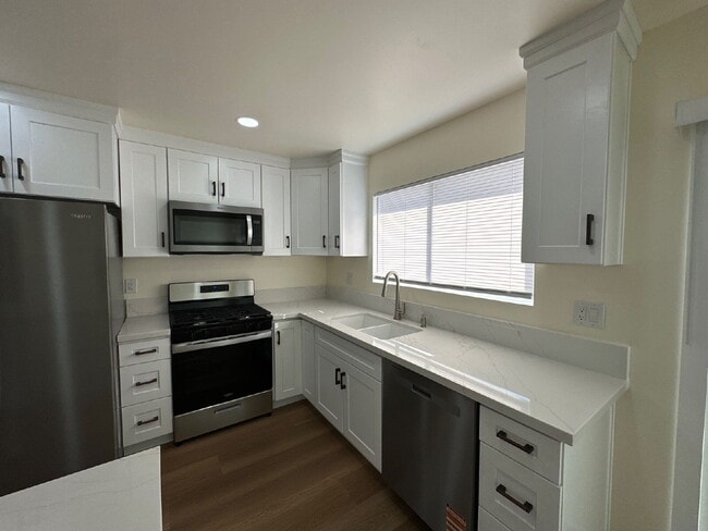 Foto del edificio - Single level 3BR, 2 BA, 2 car garage