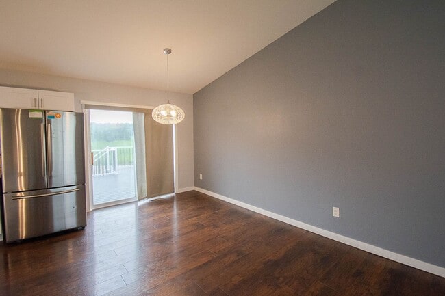 Building Photo - Gorgeous 4br home on nice lot with no backyard neighbors!