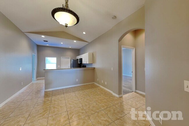 Foto del edificio - 13305 Silvercreek Dr