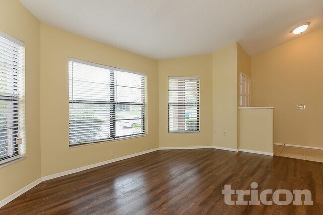 Foto del edificio - 3699 Chatham Dr