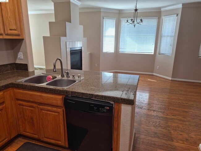 Foto del edificio - 4127 Cherry Point Ct
