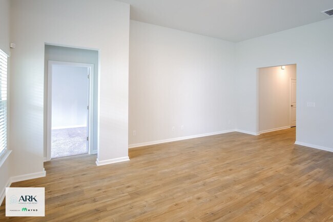 Building Photo - 252 Craigflower Ct