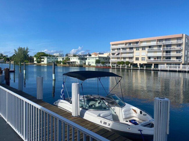 Dockage for 20-25 ft boat - 8501 Crespi Blvd