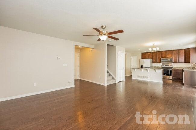 Building Photo - 6733 Galpin Dr