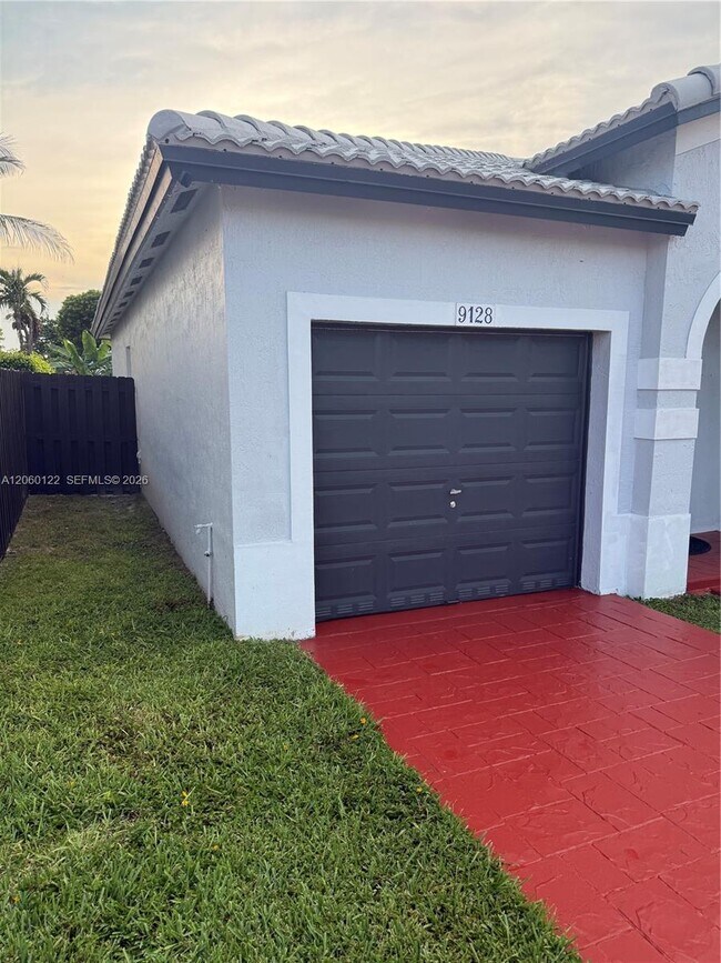 Foto del edificio - 9128 SW 162nd Pl