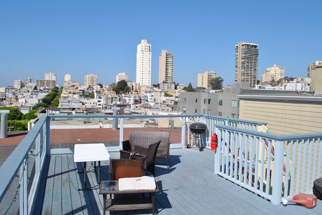 Building Photo - 1506 Hyde St