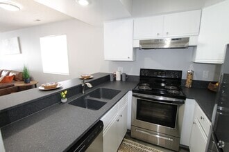 Building Photo - 6410 S 72nd St