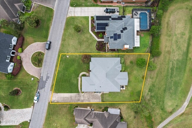 Building Photo - 3243 Country Club Dr