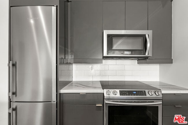 Foto del edificio - 740 Kings Rd