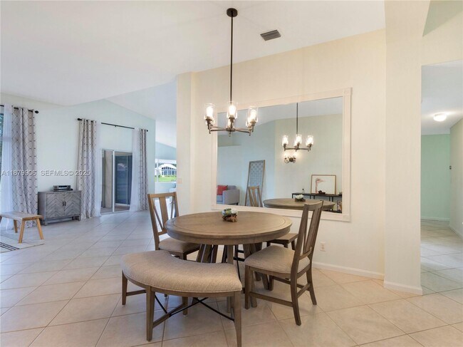 Building Photo - 2549 Egret Lake Dr