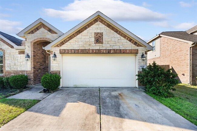 Building Photo - 6806 Rambling Manor Ct