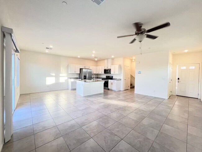 Building Photo - Stunning modern two-story single-family home