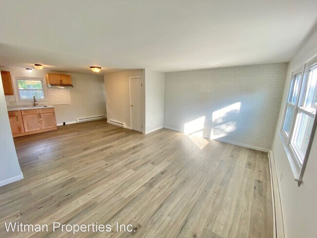Building Photo - 3 br, 1 bath House - 14 Holly Hill Rd.