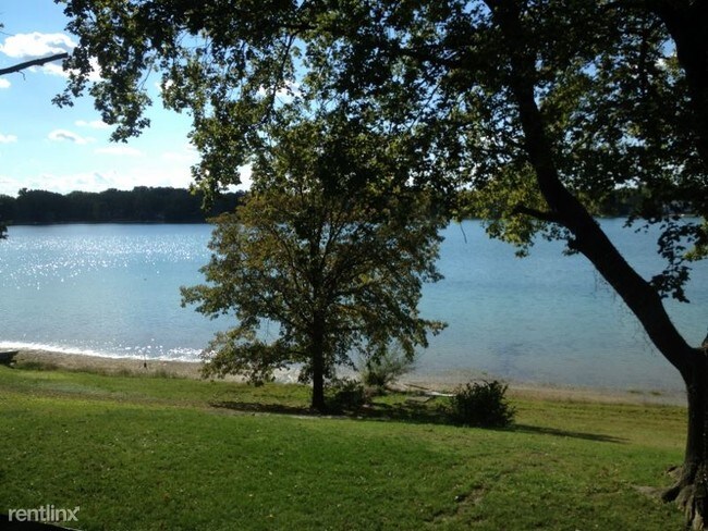 Foto del edificio - 2270 E Hammond Lake Dr