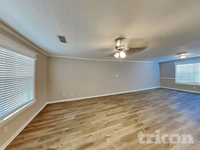 Foto del edificio - 1575 Wildflower Dr