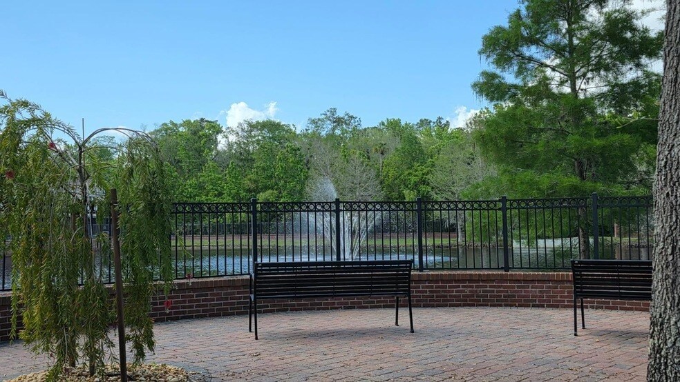 Foto del edificio - 5215 Hawkstone Dr