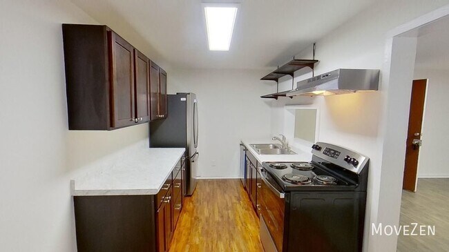 Building Photo - 708 Devereux St B Raleigh, NC 27605 Famous...