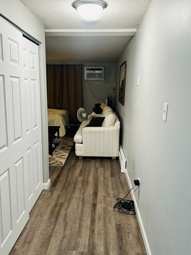 Building Photo - 5 Silvestri Cir