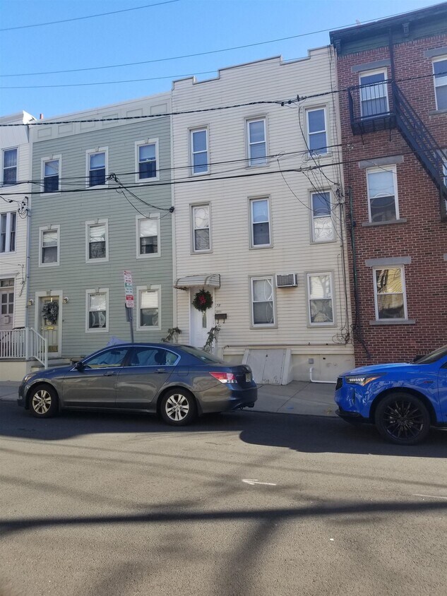 Primary Photo - 78 Colgate St