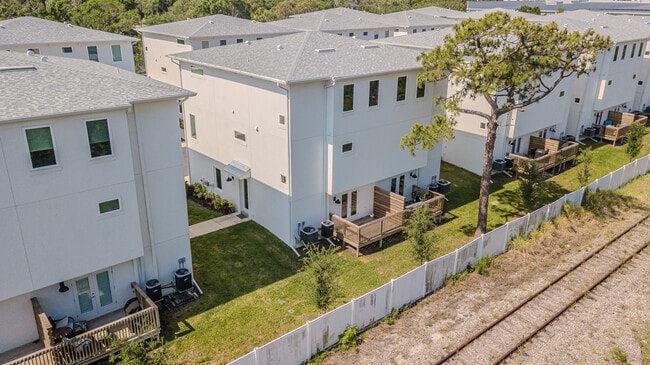 Building Photo - 4729 Legacy Park Dr