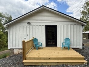 Building Photo - 252 Wilcox Dr