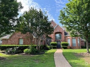 Building Photo - 1307 Normandy Dr