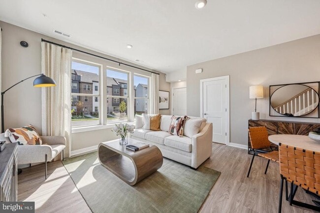 Foto del edificio - 9012 Katherine Johnson Ave