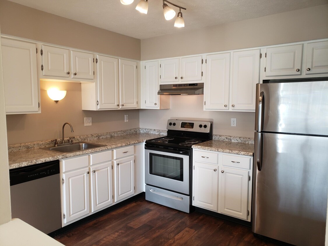 Updated Kitchen - Harbour Club Apartments